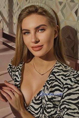 228338 - Kateryna Leeftijd: 24 - Oekra&iuml;ne