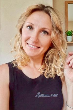 228569 - Oksana Leeftijd: 45 - Oekra&iuml;ne