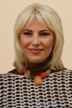 229166 - Elena Leeftijd: 61 - Argentini&euml;