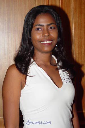 53513 - Isley Leeftijd: 36 - Colombia