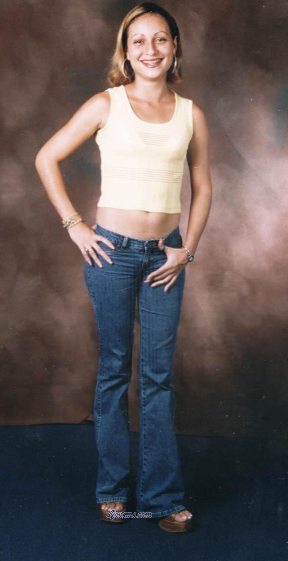 55358 - Cindy Leeftijd: 27 - Costa Rica