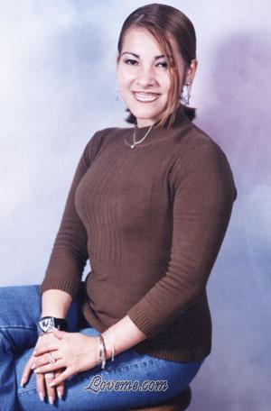 57739 - Catalina Leeftijd: 28 - Costa Rica