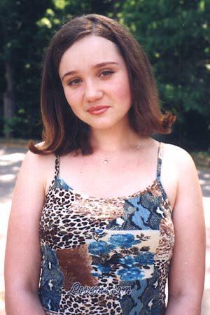 59388 - Elena Leeftijd: 27 - Oekra&iuml;ne