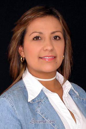 63958 - Claudia Leeftijd: 34 - Colombia