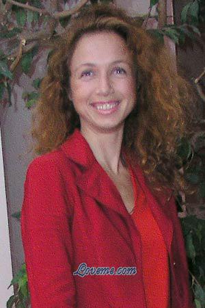 68950 - Elena Leeftijd: 39 - Oekra&iuml;ne