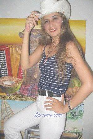 70225 - Sandra Leeftijd: 32 - Colombia