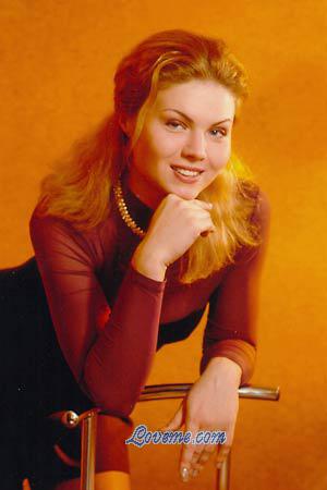 76112 - Renata Leeftijd: 28 - Russia