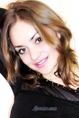 82408 - Julia Leeftijd: 24 - Oekra&iuml;ne