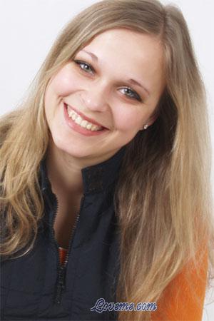 86013 - Julia Leeftijd: 24 - Oekra&iuml;ne