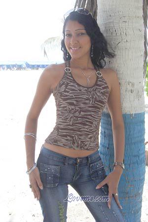 87394 - Adriana Leeftijd: 27 - Colombia