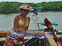 cartagena-women-boat-1104-10