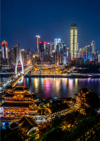 Nachtelijk uitzicht over Chongqing tijdens de singlestour